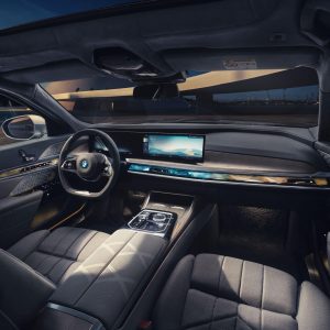 BMW_i7_DI21_000048133-R1