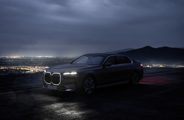 bmw-i7-xdrive60-06